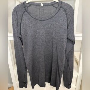 Everyday Seamless Long-Sleeve Tee - Charcoal Gray